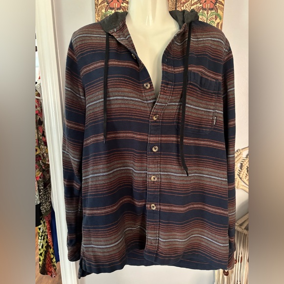 BILLABONG HOODED FLANNEL SHIRT W POCKET.  Colors browns, gray, blue, rust - Picture 1 of 8